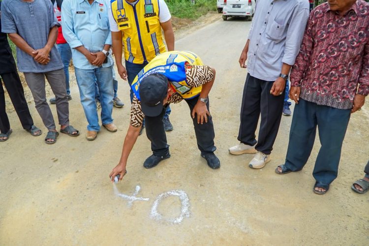 Wagub Mian Tentukan Titik Nol Pembangunan Jalan Air Muring – Tanjung Harapan Kabupaten Bengkulu Utara