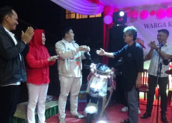 Meriah, Warga RT 09 Korpri Raya Bantiring Tutup Acara 17 Agustus Menghadirkan Artis