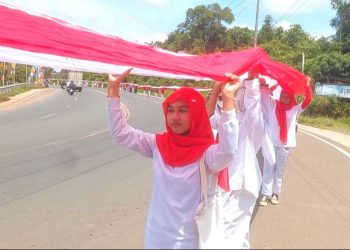 Bendera Merah Putih Sepanjang 2,5 Kilometer Dibentangkan di Bengkulu Tengah