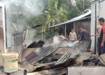 Rumah Terbakar saat Tidur, Pensiunan PNS di Bengkulu Utara Nyaris Terpanggang