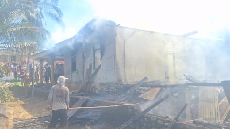 Pemkab Mukomuko Antar Bantuan untuk Korban Kebakaran di Dua Desa