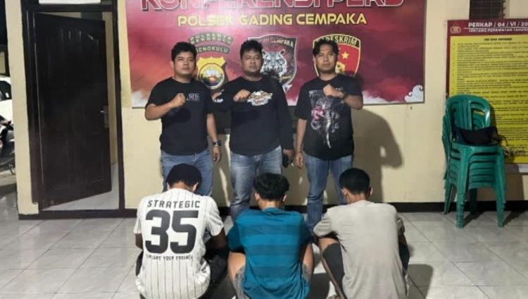 Tiga Saudara Dibekuk Polisi, Pasal Keroyok Warga Sumur Dewa