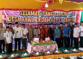 Peringatan Hari Jadi Desa Rawa Indah di Kabupaten Seluma, Wagub Mian Serahkan Ambulans Gratis