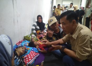 Wabup Lebong Cek Ratusan Murid di RSUD yang Diduga Keracunan MBG