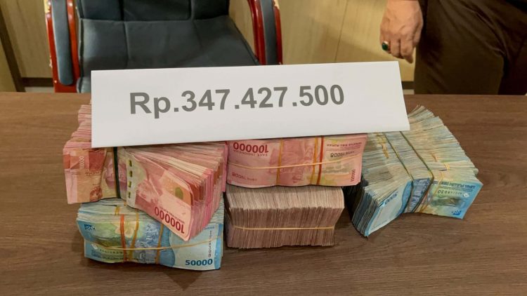 Korupsi Dana BOS, Mantan Kepsek SMPN 17 Kota Bengkulu Titip Uang Rp347 Juta ke Jaksa