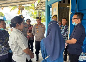 Kapolda Bengkulu Tinjau Kondisi Korban Keracunan, Dapur MBG di Kabupaten Lebong di Police Line