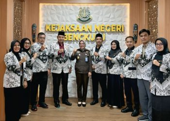 PGRI Kota Bengkulu Audiensi dengan Kejari, Serahkan SK Dewan Pembina