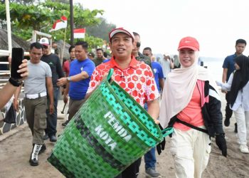 Gerakan Sadar Sampah, Walikota Bengkulu Siapkan 1.000 Tong Sampah di Pantai Panjang