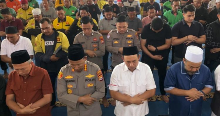 Gubernur, Walikota dan Kapolresta Shalat Gaib untuk Almarhum Affan Kurniawan