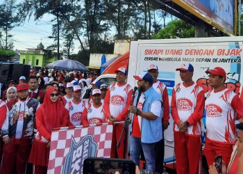 Gubernur Bengkulu Helmi Hasan Lepas Jalan Sehat Merah Putih, Ribuan Masyarakat Padati Sport Center