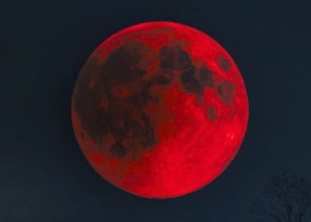Blood Moon, Malam Ini Bulan Berubah Warna Menjadi Merah