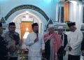 Peringatan Maulid Nabi Muhammad, Walikota Makan Nasi Jambar Bersama Jamaah Masjid Jamik