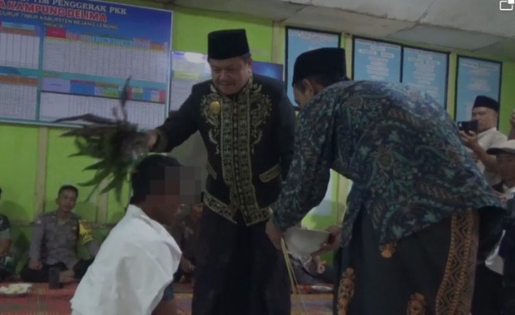 Cuci Kampung di Rejang Lebong Mirip Hukuman Cambuk di Aceh