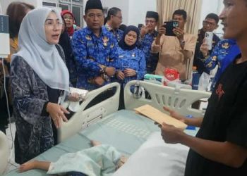 Pejabat Kemenkes RI Cek Kondisi Khaira dan Aprilia, Masih Ada Cacing di Perut Keduanya