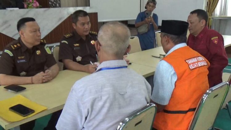 Dugaan Korupsi Mega Mall, Penyidik Kejati Limpahkan Berkas Tersangka Ahmad Kanedi ke JPU