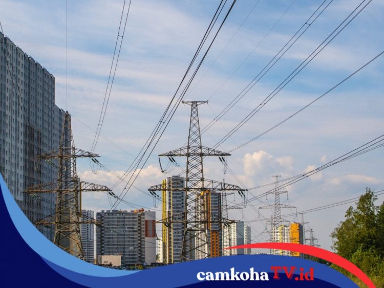 Bikin Rumah Dekat Tiang Listrik, Apakah Berbahaya? Ini Penjelasannya