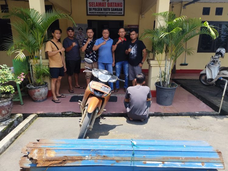 Penampakan Pencuri Rolling Door di Pasar Minggu Kota Bengkulu