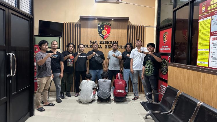 Miris, Remaja Putri ‘Digarap Rame-rame’, Tiga Pelaku Ditangkap Dua Diantaranya Saudara Kandung