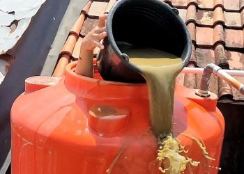 Cukup Pakai Garam untuk Mengatasi Bau Busuk di Toren Air