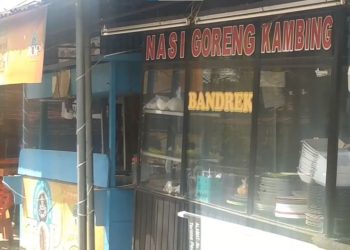 Pencuri Tabung Gas Melon di Warung Makan Terekam CCTV