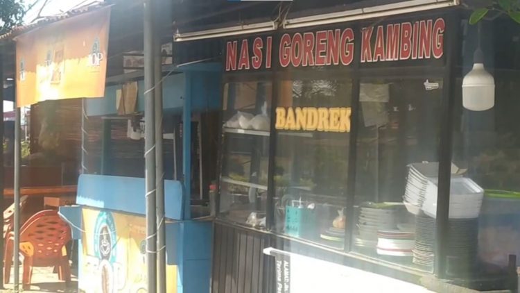 Pencuri Tabung Gas Melon di Warung Makan Terekam CCTV