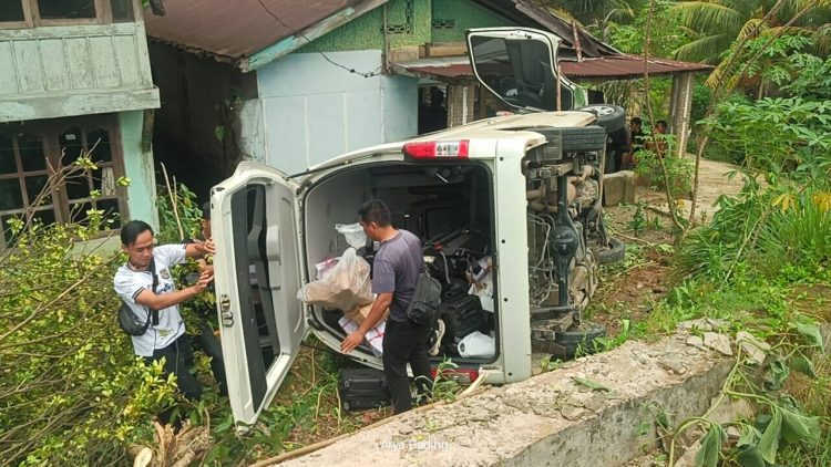 Mobil Dinas Pemprov Bengkulu Berisikan Tim Cabor Basket Kecelakaan di Kabupaten Seluma