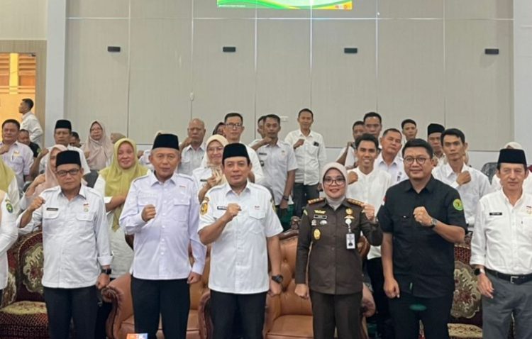 Kajari Bengkulu Yeni Puspita Beri Materi Penerangan Hukum untuk Lurah dan Camat