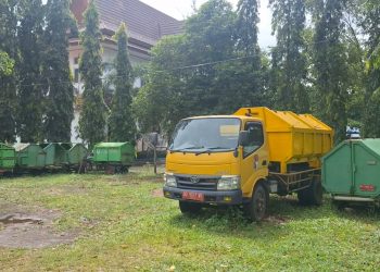 Sambangi Menteri LHK, Bupati Mukomuko Choirul Huda Dapat Truk Pengangkut Sampah