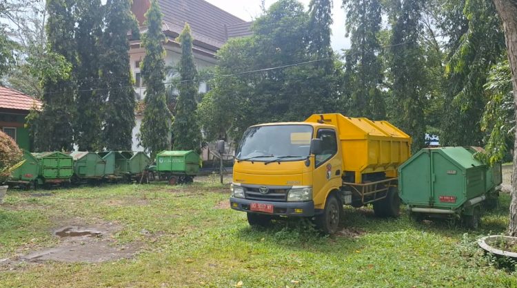 Sambangi Menteri LHK, Bupati Mukomuko Choirul Huda Dapat Truk Pengangkut Sampah