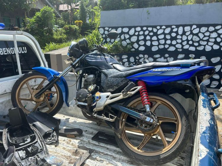Laka Maut, Pemotor Diduga Gagal Nyalip Terlindas Dump Truk