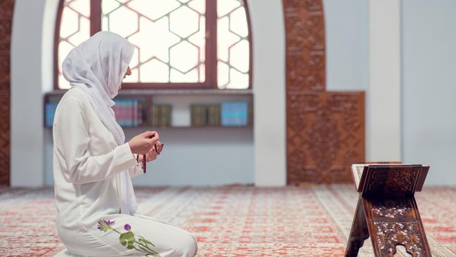 Masih Banyak yang Bertanya, Wanita Datang Bulan Bolehkah Bersholawat?