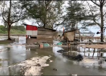 Air Laut Pasang di Pantai Air Rami Mukomuko, Satu Rumah Warga Terendam 