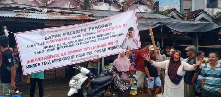 Penertiban Pedagang Pasar Minggu Kota Bengkulu: Pedagang Tolak Masuk Area Dalam Pasar