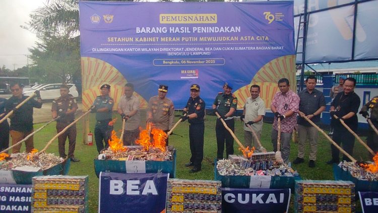 Bea Cukai Bengkulu Musnahkan 3,5 Juta Rokok Ilegal dan Miras