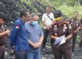 Kajati Bengkulu Periksa Barang Bukti Stockpile Batu Bara dan Workshop Milik Tersangka Bebby Hussy