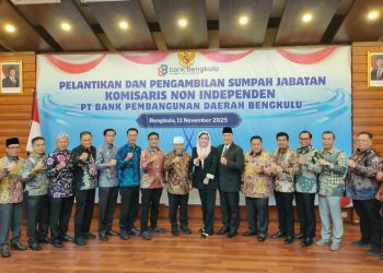 Elva Hartati Dilantik Gubernur Helmi Hasan Sebagai Komisaris Independen Bank Bengkulu