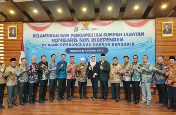 Elva Hartati Dilantik Gubernur Helmi Hasan Sebagai Komisaris Independen Bank Bengkulu