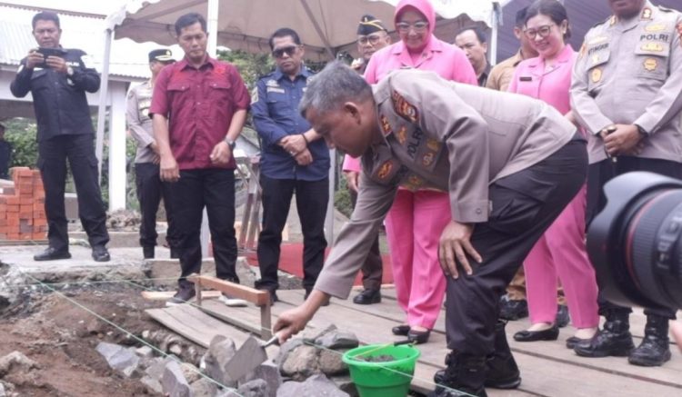 Irjen Pol Mardiyono Bedah Rumah ke 62 dan Bakti Sosial di Rejang Lebong