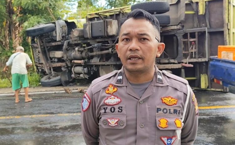 Truk Muatan Puluhan Ton Batu Bara Terguling di Kepahiang, Sopir Trauma Berat