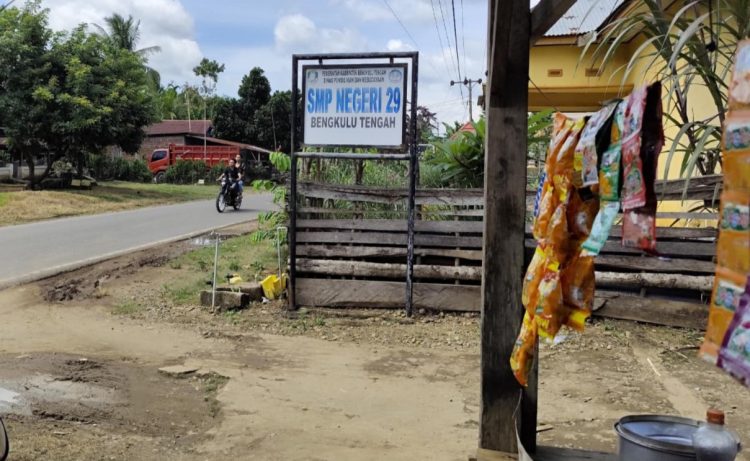Adu Banteng Pelajar SMKN 3 vs Pegawai Puskesmas Pagar Jati Bengkulu Tengah