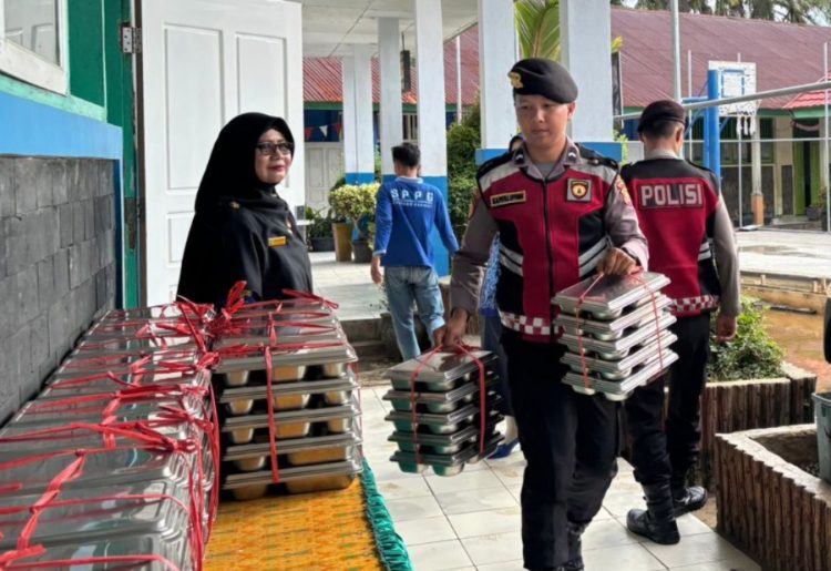 Personel Ditsamapta Polda Bengkulu Patroli dan Kawal Pendistribusian MBG