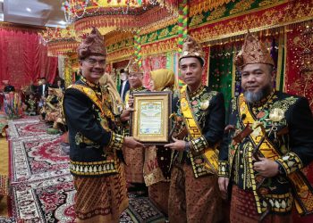 Kepala Kejaksaan Tingg Bengkulu Terima Gelar Adat “Depati Bangsa Radin”