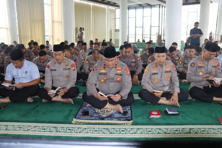 Binrohtal Dipimpin Wakapolda, Personel Polda Bengkulu Baca Surah Yasin