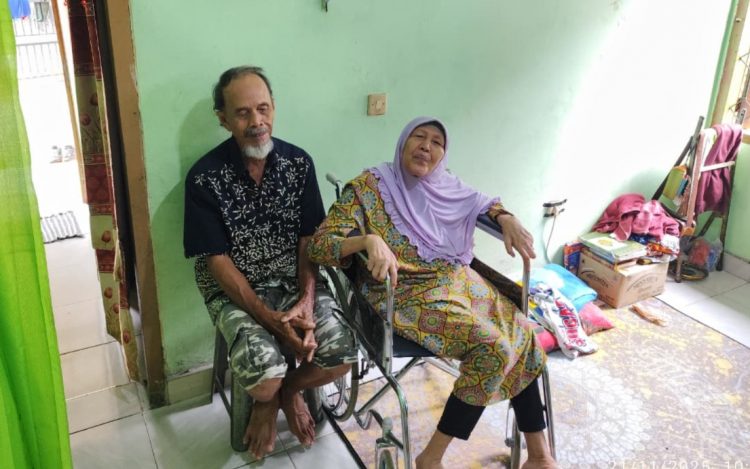 Tali Asih Polri, Lansia di Pagar Dewa Dapat Kursi Roda dari Polsek Selebar Kota Bengkulu