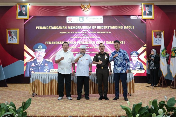 Disaksikan Sesjampidum, Kejati dan Pemprov Bengkulu Teken MoU dan PKS Penerapan Pidana Kerja Sosial