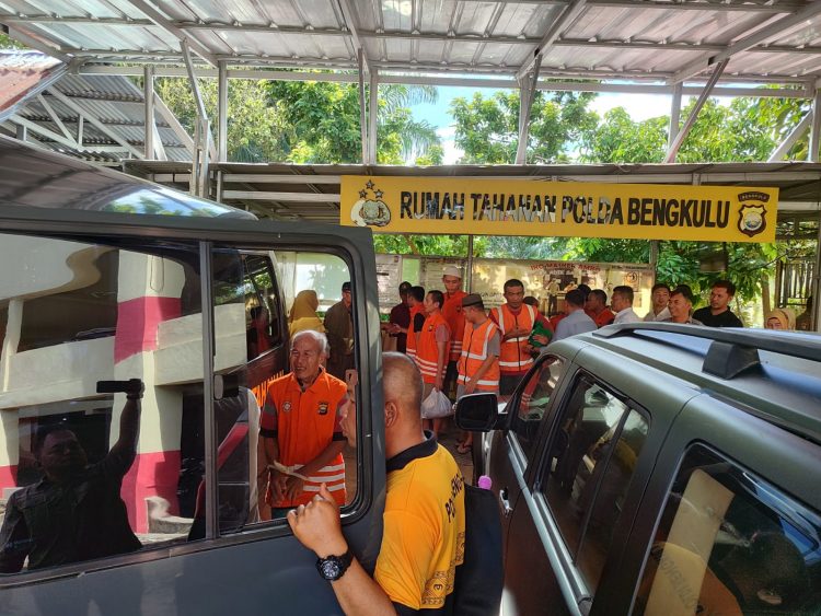 12 Tersangka Dugaan Korupsi di Dinas Pertanian Kaur Dilimpahkan Polda Bengkulu ke JPU