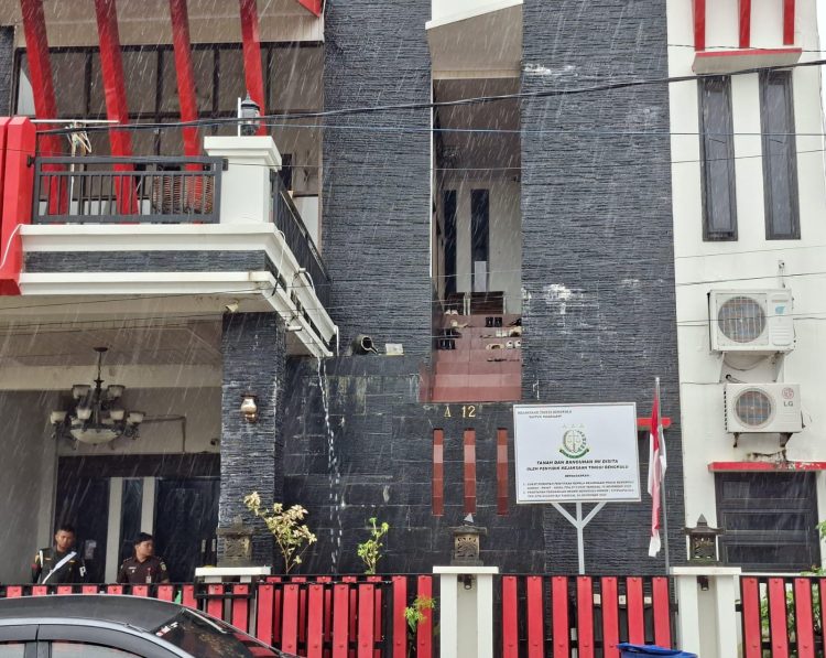 Kejati Bengkulu Sita Rumah Mewah Milik Pengacara