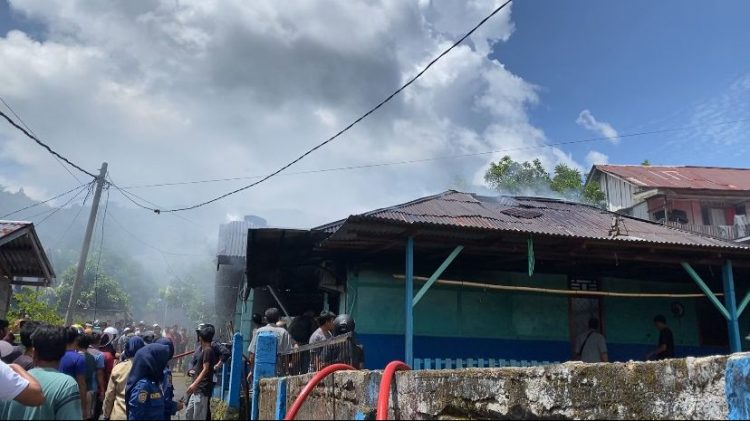 Rumah di Desa Gandung Baru Lebong Terbakar
