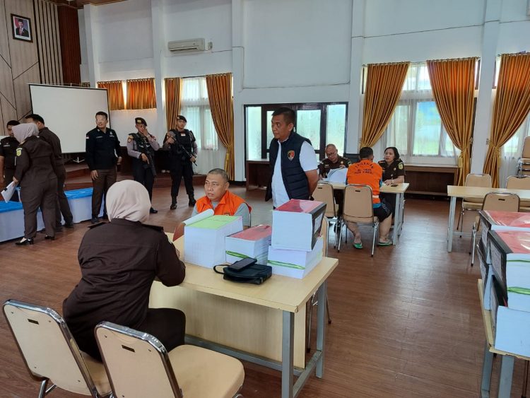 Ditreskrimsus Polda Bengkulu Serahkan 3 Tersangka Dugaan Korupsi PDAM ke Kejati Bengkulu