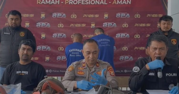 Pakai Kode “Ada Ayam”, Menantu dan Mertua Kompak Bobol Bengkel